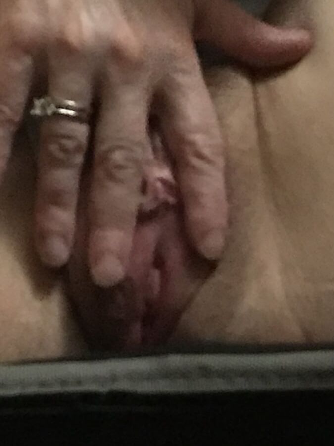 Shaved Wet Pussy Photoshoot American Milf