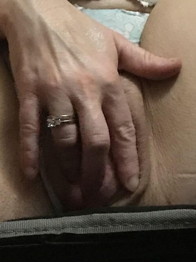 Shaved Wet Pussy Photoshoot American Milf
