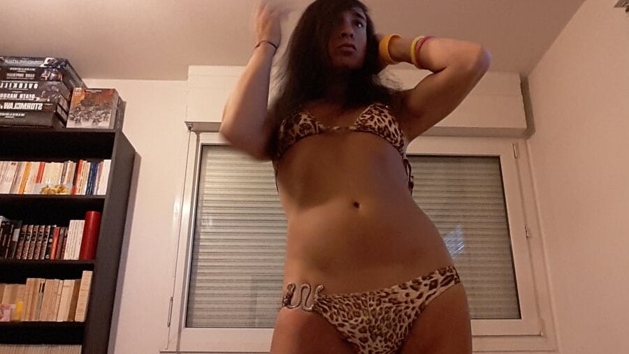 Tygra babe in leopard bikini on summer of .