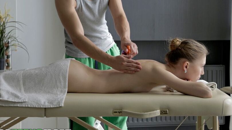 Deep Tissue Massage with Caramela Clutch