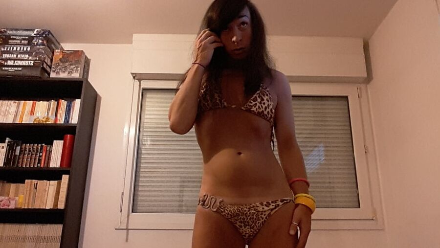 Tygra babe in leopard bikini on summer of .