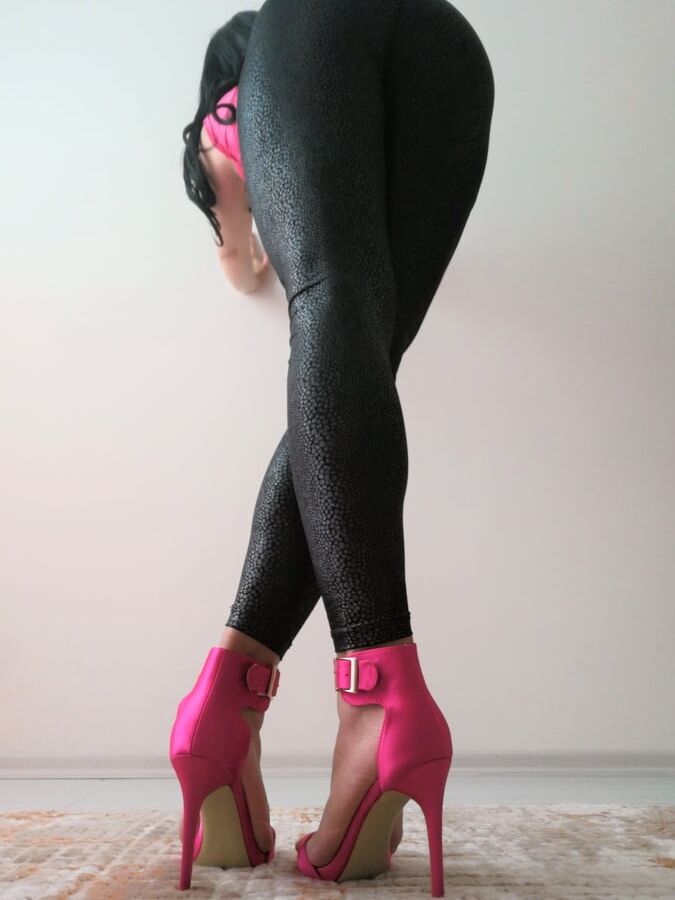 Pink Heels &amp; Black tights