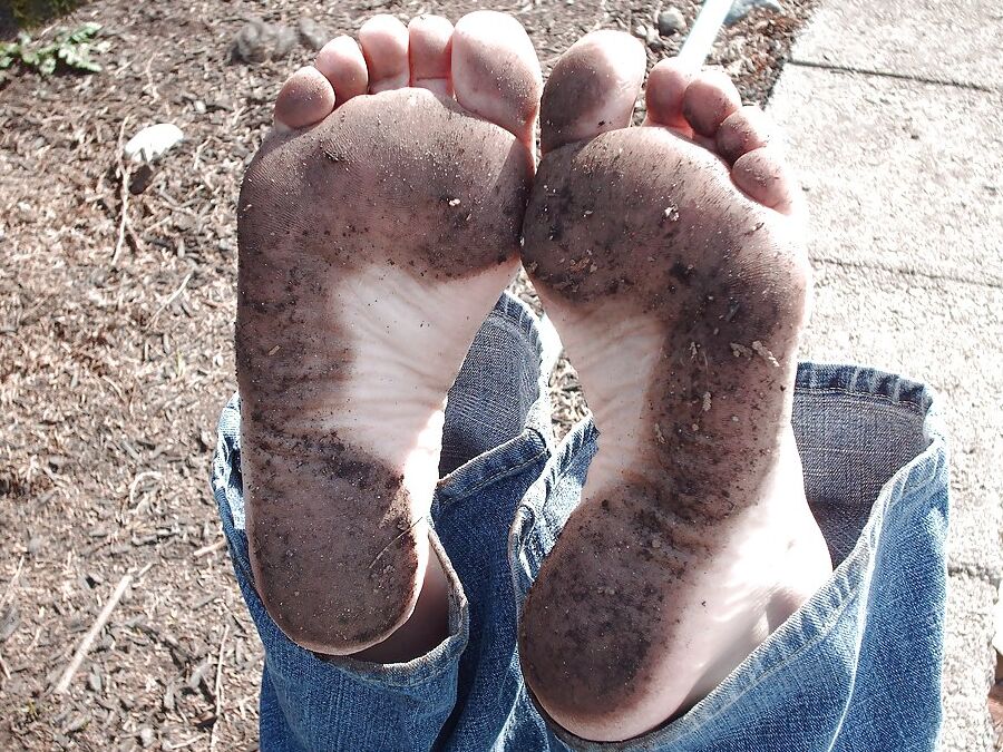 Stinky dirty feet