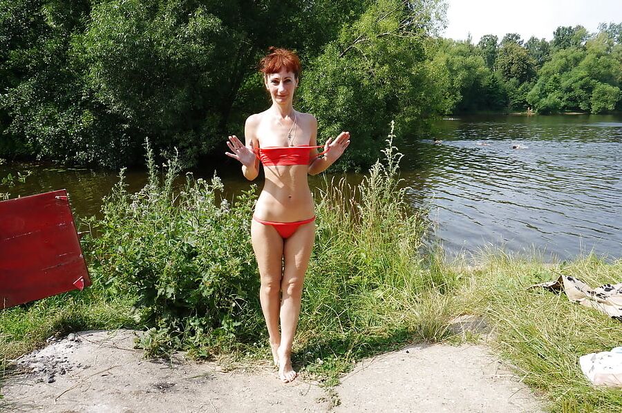 Red bikini no