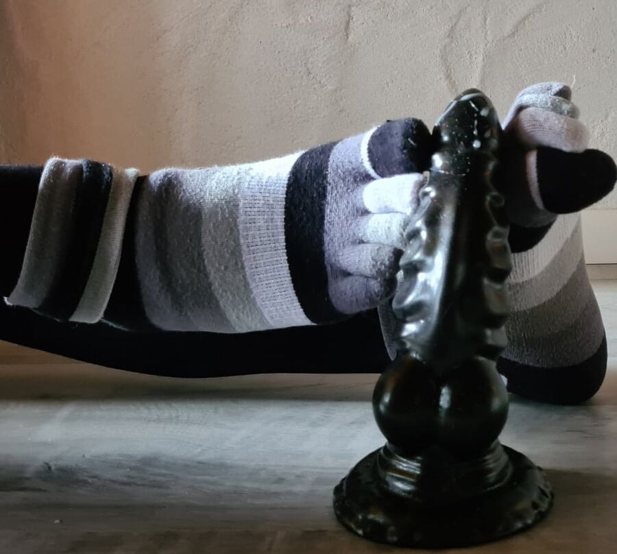 Rub Me - Ft. DragonD and Toe Socks