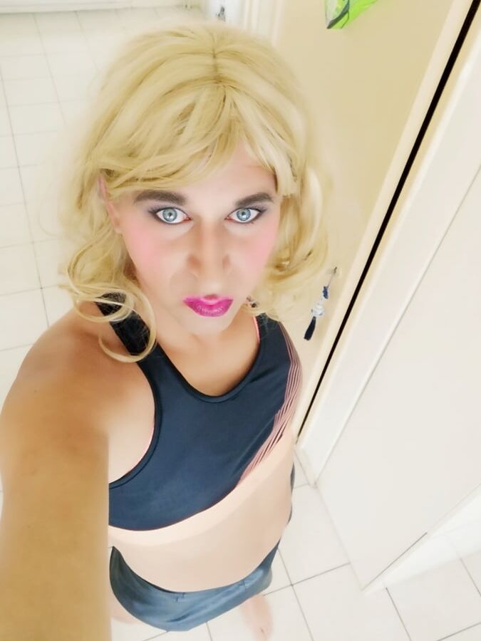 Dutch sissy crossdresser tgirl KJ pretty in pink