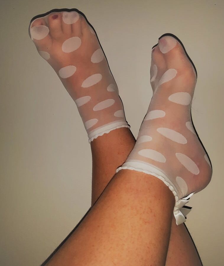 BBW Wife Miss Lizz Naked in Sexy White Anklets