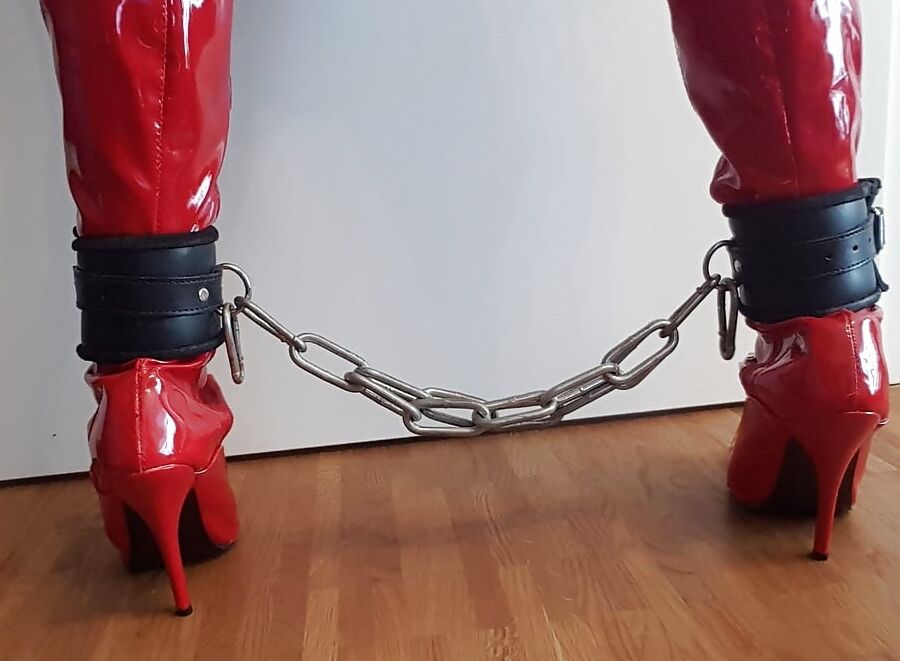CD DWT High Heels Sex Slut in Chains