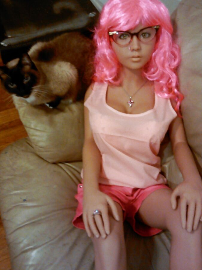 Nina vs Kitty