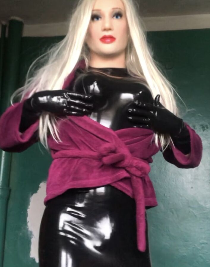 Sexy Latex Crossdresser, Female Masking Doll