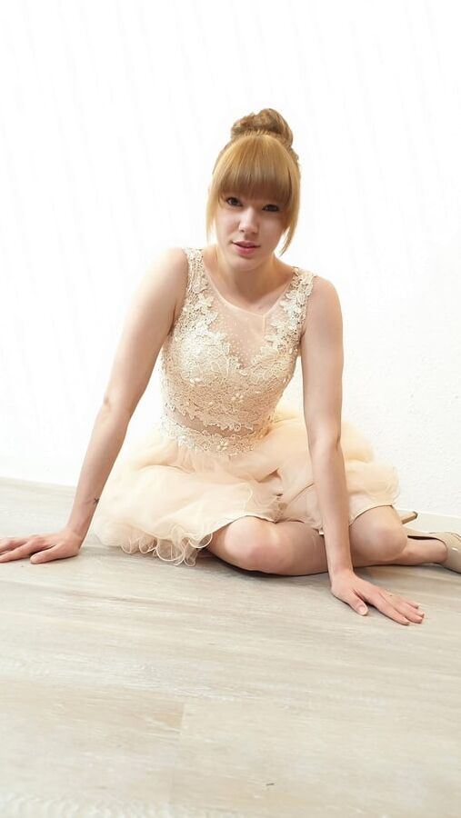 cute Shooting in dress with Anne Eden