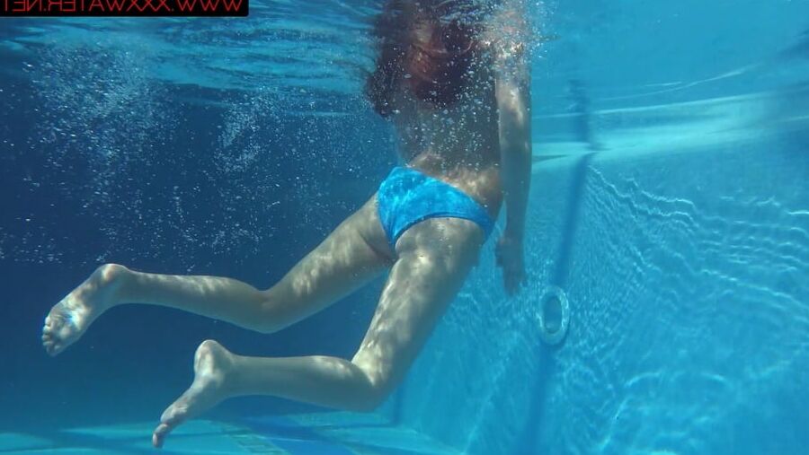 Mia Ferrari Underwater Swimming Pool Erotics