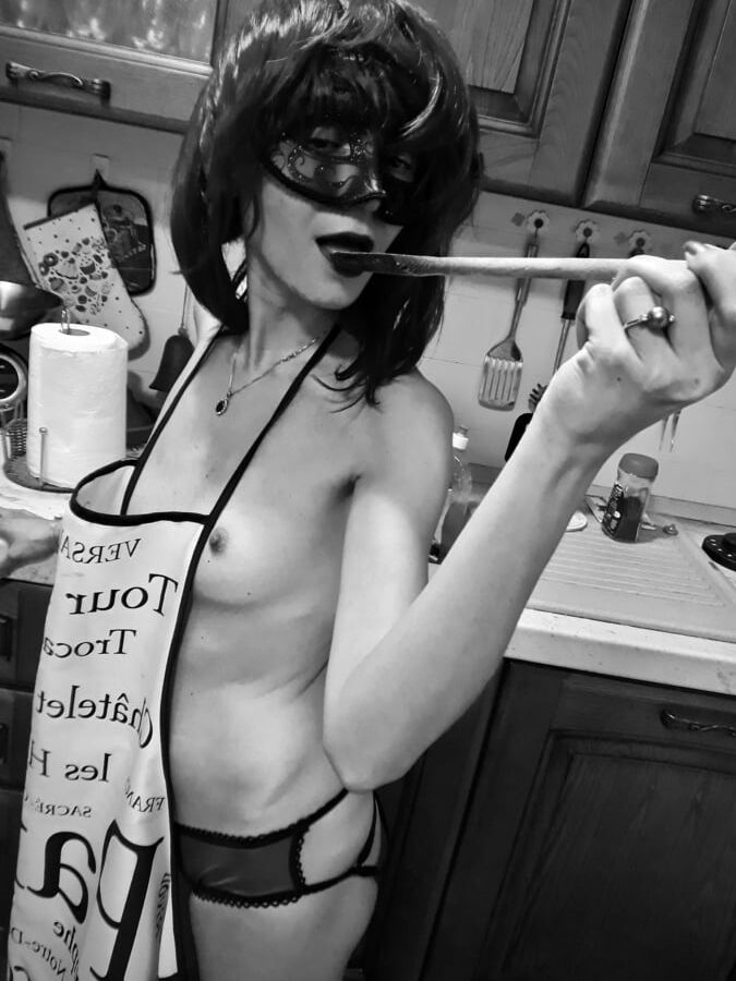 Maja Amateur wife posing in the kitchen