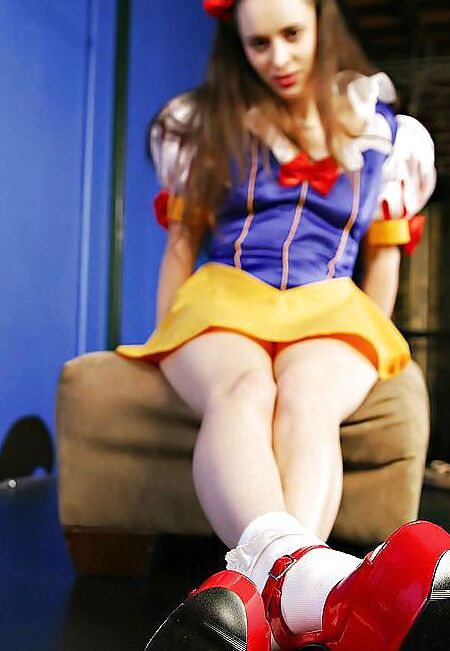 Crossdress cosplay Snow White and the horny poisoned apple