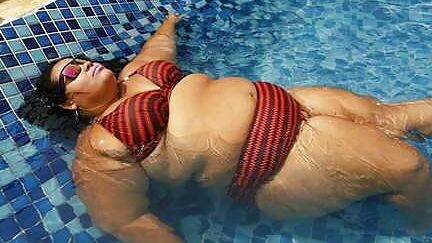 Bbw mix (Young women in bikini)