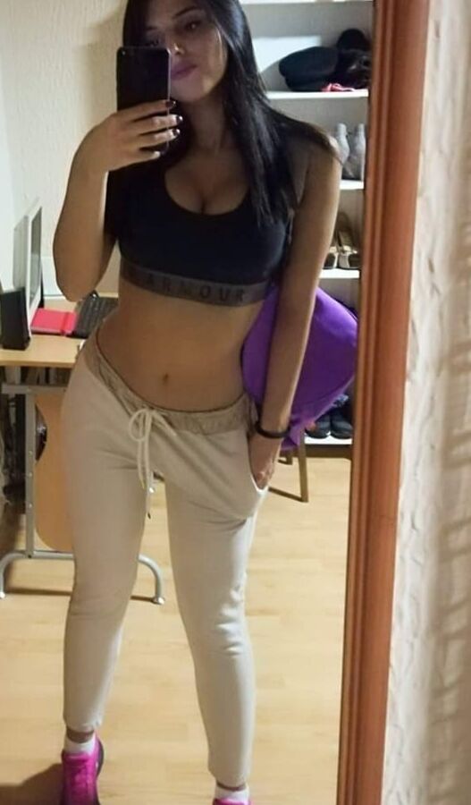 Aleksandra Vre.
