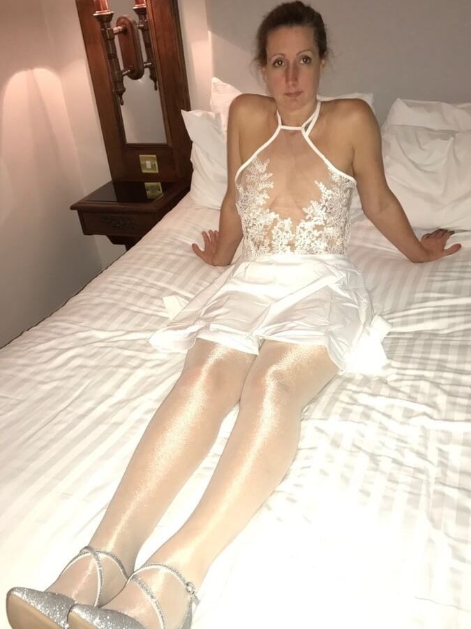 Sexy as fuck MILF Slut