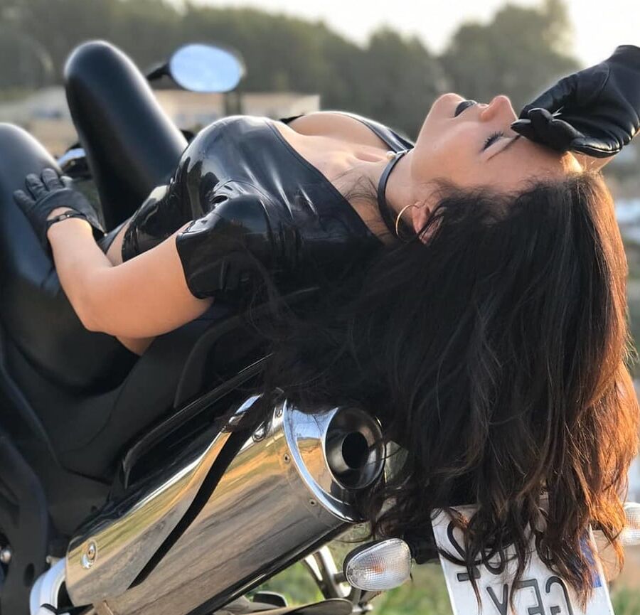 Insta Leather Babe Missalinadark
