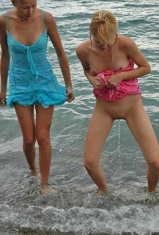 pissing women