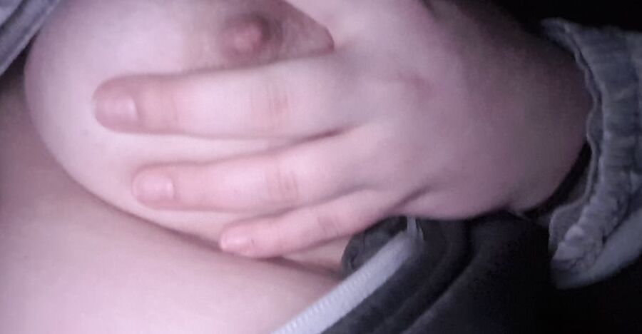 Fat pussy Outdoor fun with dildo