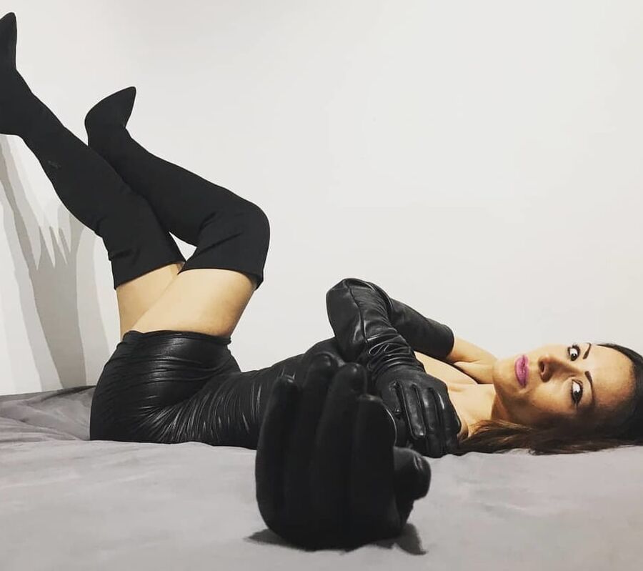 Insta Leather Babe Missalinadark