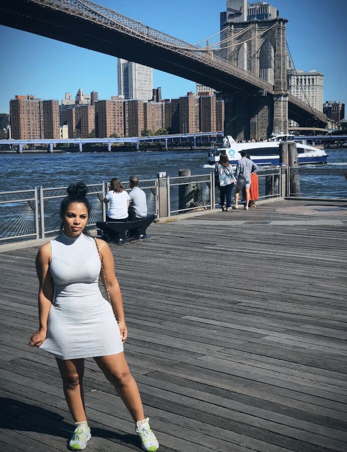 Wowwww She is FINEEEEEEE