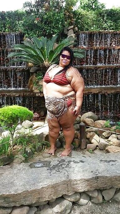 Bbw mix (Young women in bikini)