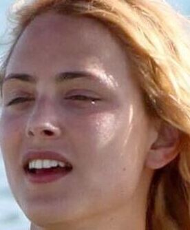Nora Arnezeder
