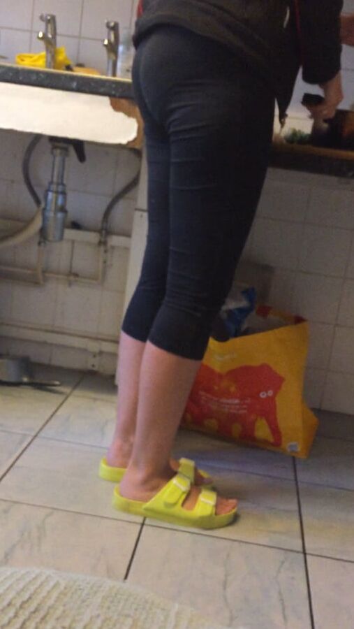 blonde black leggings vpl