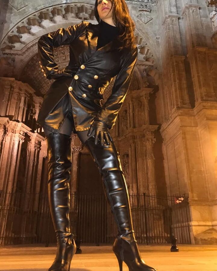 Insta Leather Babe Missalinadark
