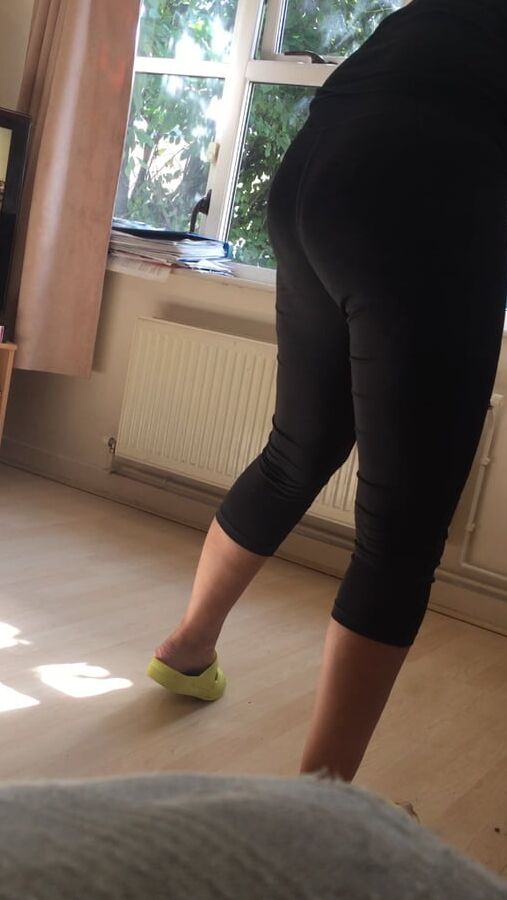 blonde black leggings vpl