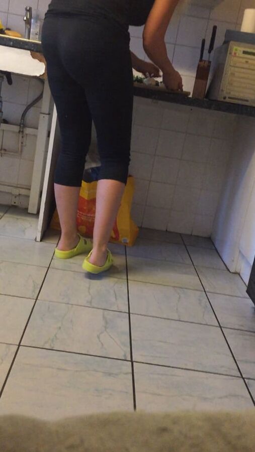 blonde black leggings vpl