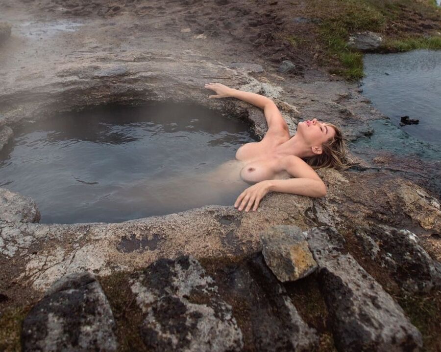Wonderful wet women