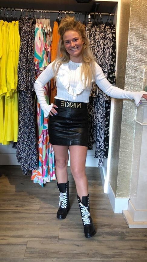 Hot Ducht mature mom Debby