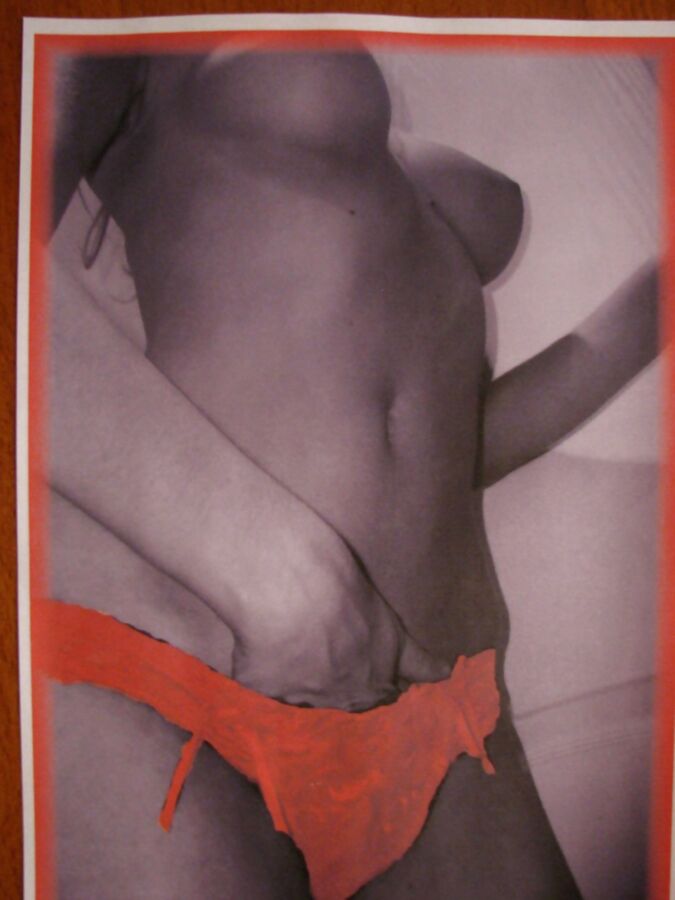 Emmanuelle revient ek sa culotte rouge