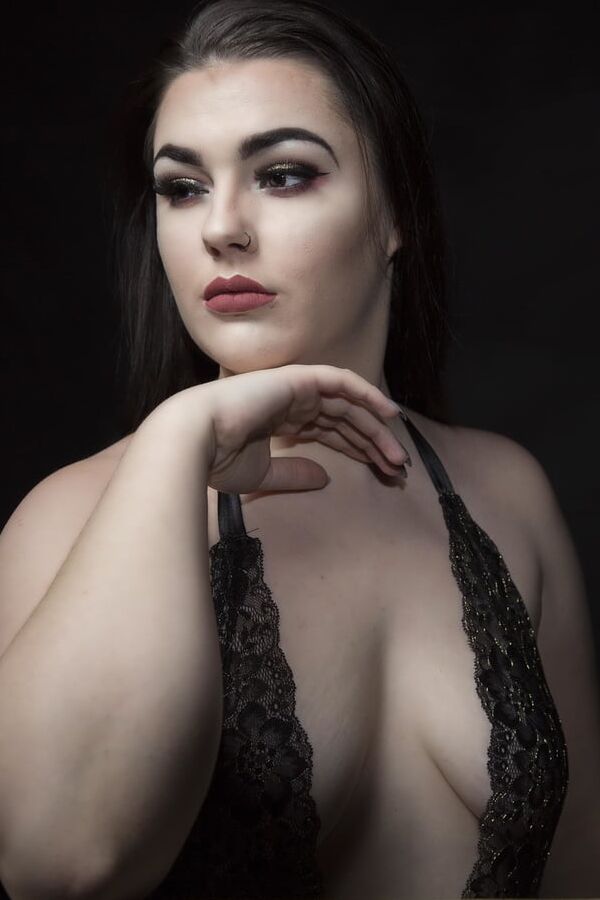 Sexy as fuck Slut
