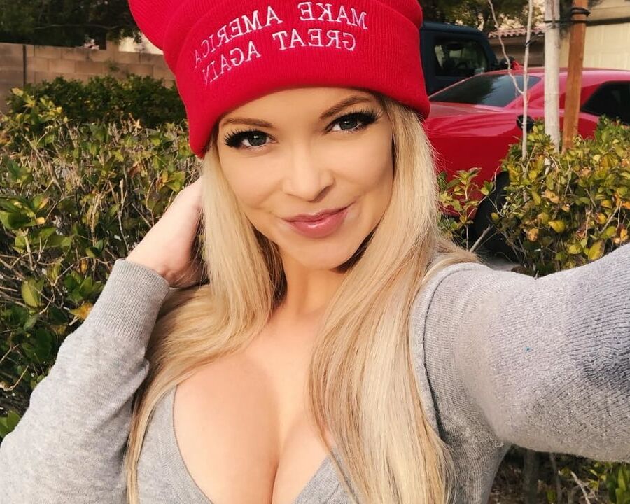 Mindy For Trump