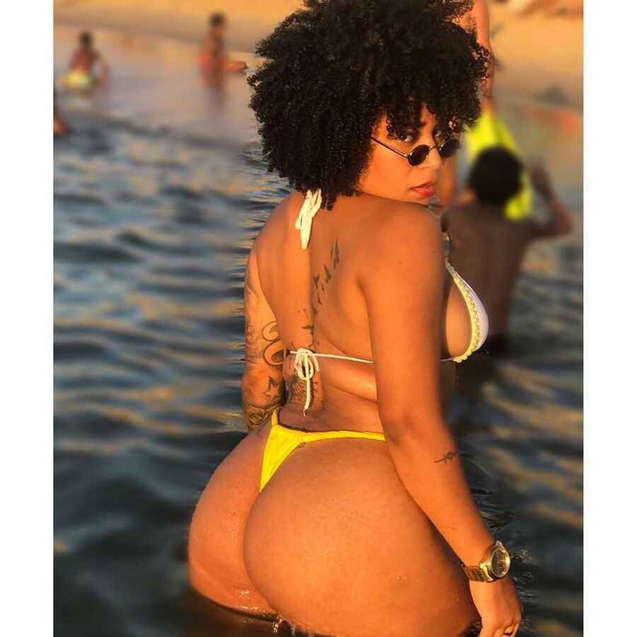PUTA DO INSTAGRAM: Karol Souza