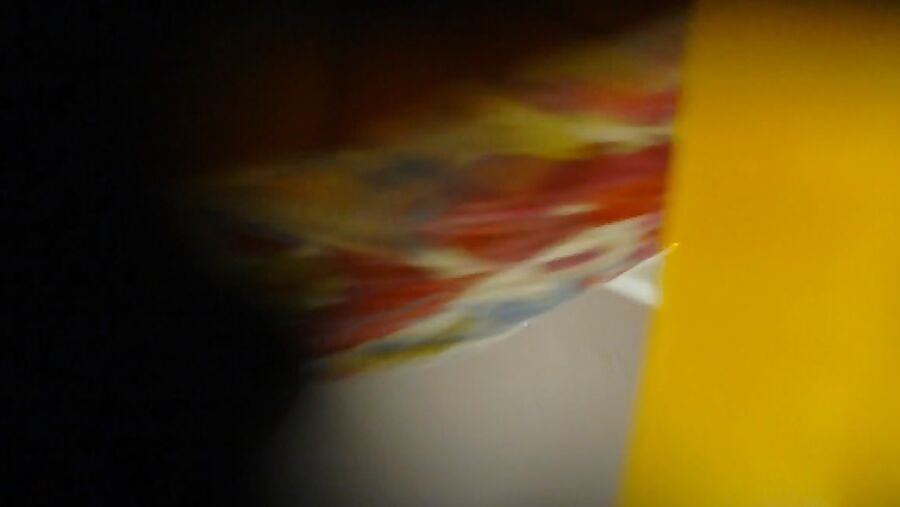- sous les jupes des salopes