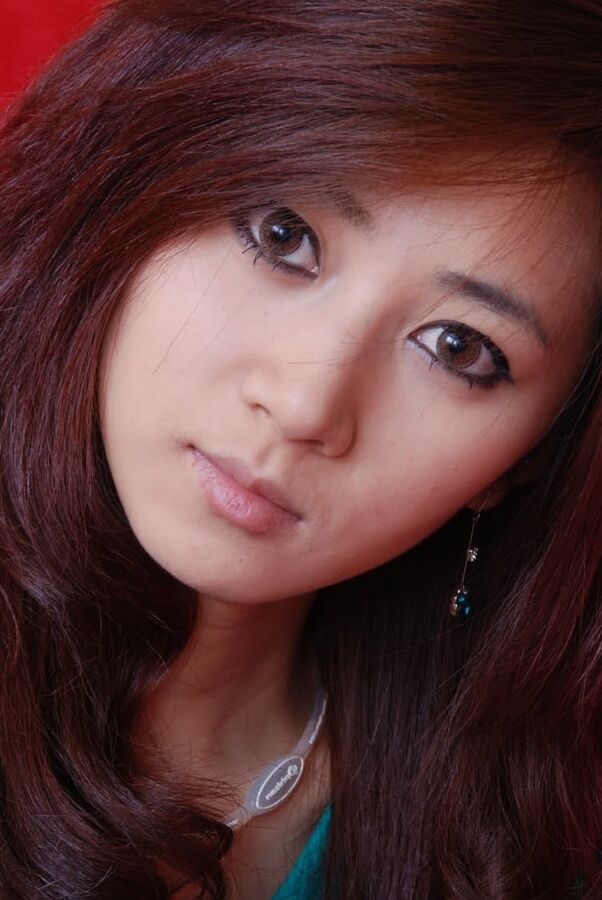 Who knows this Taiwan lesbian model?