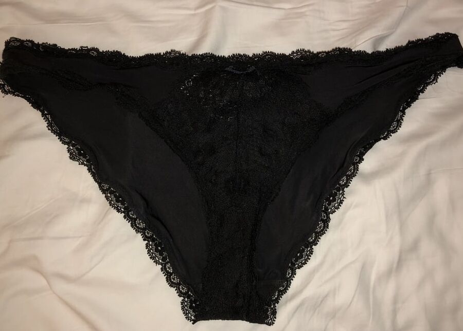 Jerking into wifes bra and dirty panties