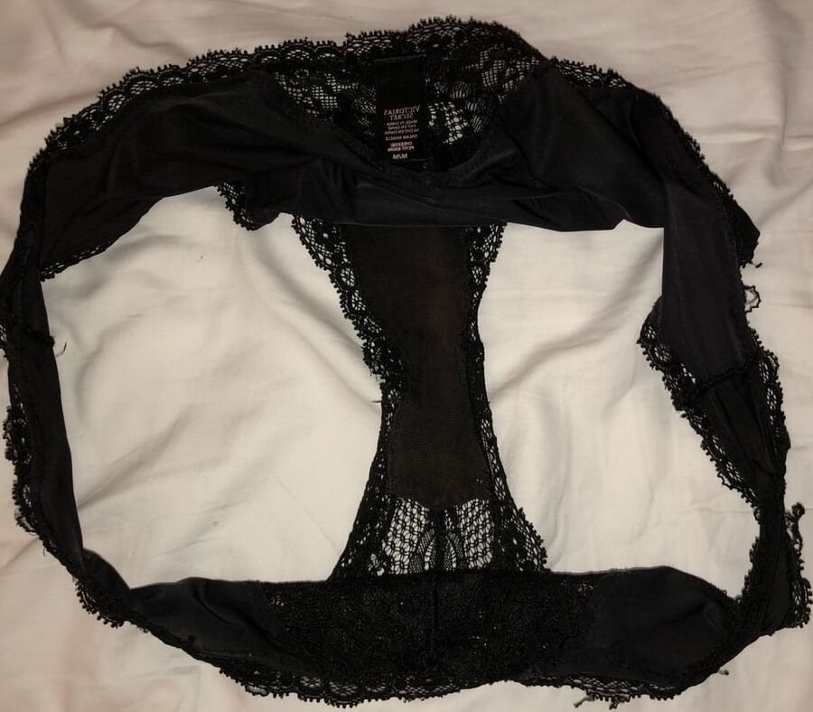 Jerking into wifes bra and dirty panties