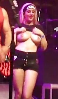 Who knows this Taiwan lesbian model?