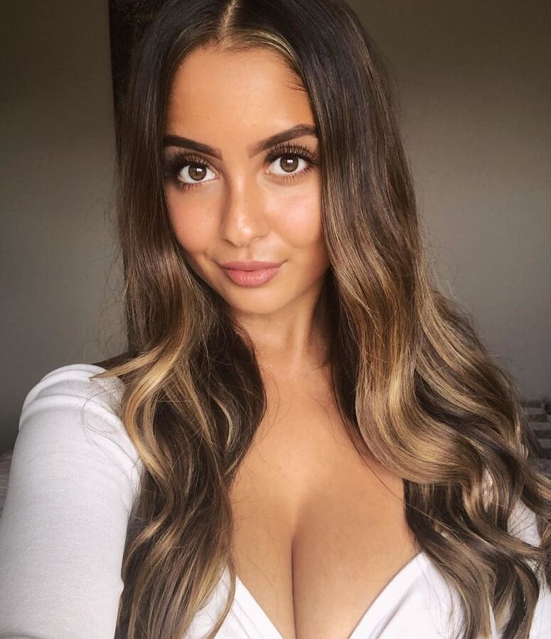 INSTA BABE CHANELLE