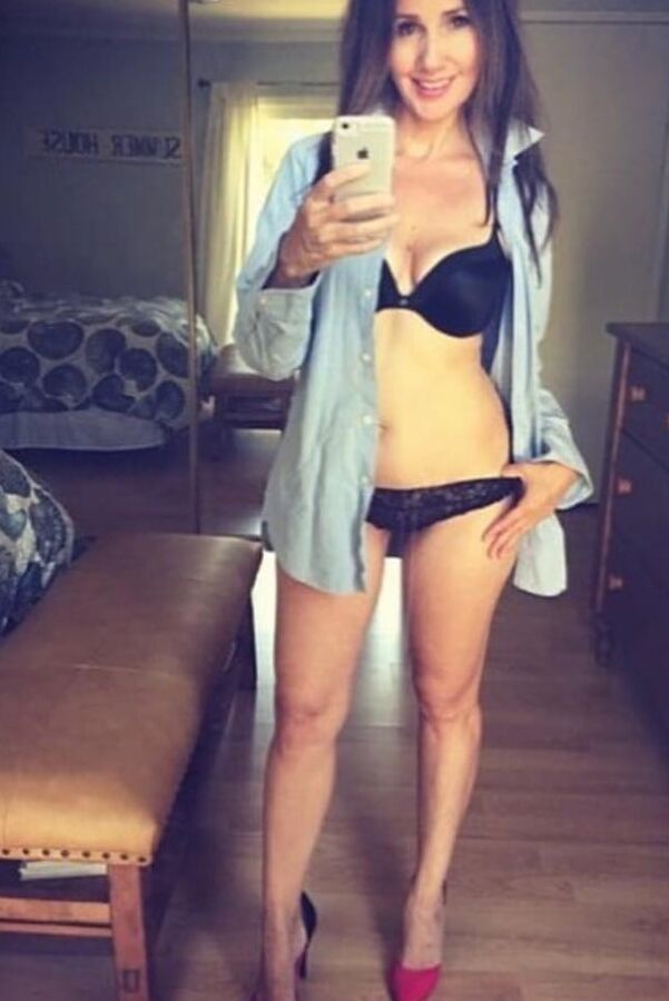 Hot amateur mature wife Yvette