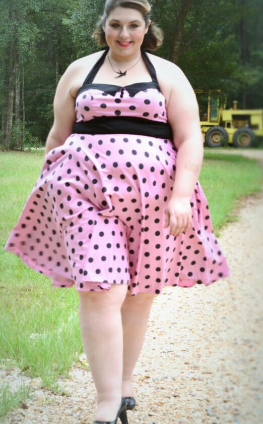 Pretty BBWs and fatties from fashion blogs (clothed)