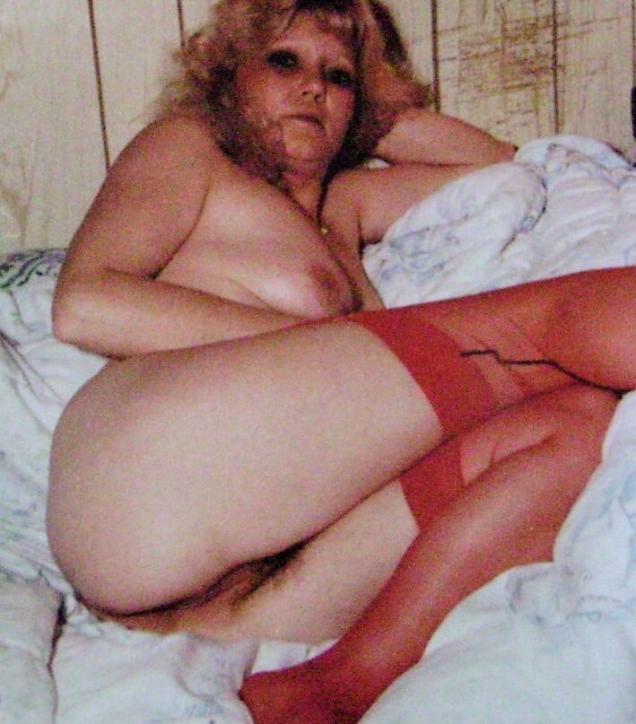 Vintage wife Lora