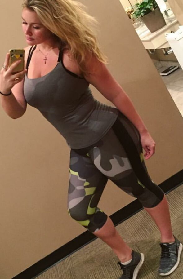 Hot Outfits - What Should I Wear?