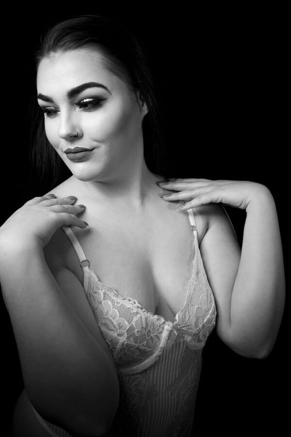 Sexy as fuck Slut