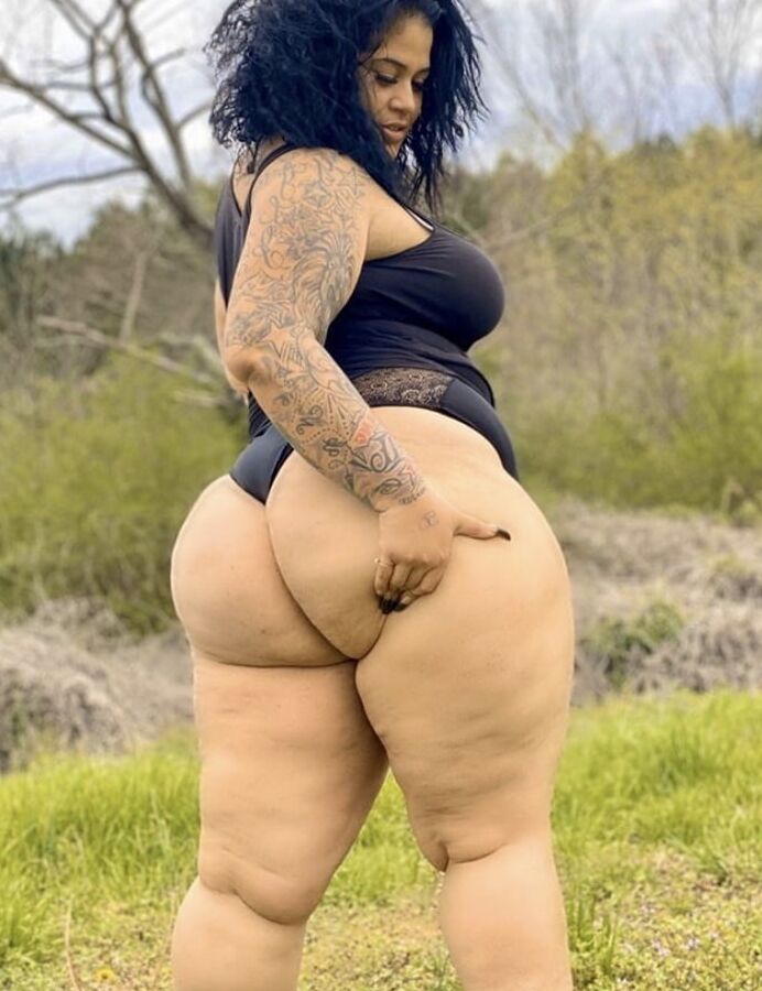 Wide Hips - Amazing Curves - Big Girls - Fat Asses ()